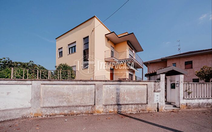 Casa con 6 locali in vendita in Via Fabio Filzi, Mortara