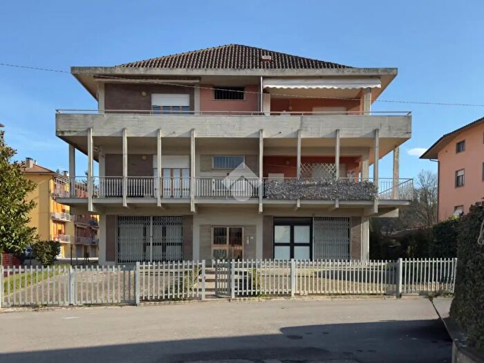 Case in Vendita e in Affitto - 2