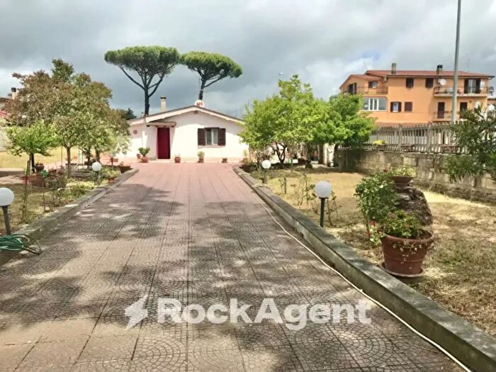 Casa bilocale in vendita in Via Borgomanero, Roma