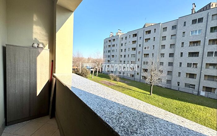 Appartamento trilocale in vendita in Rozzano