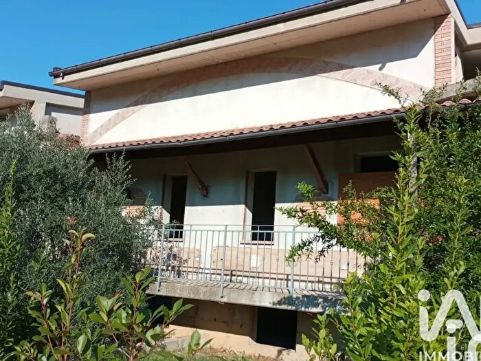 Casa con 7 locali in vendita in Via Scafa, Collecorvino