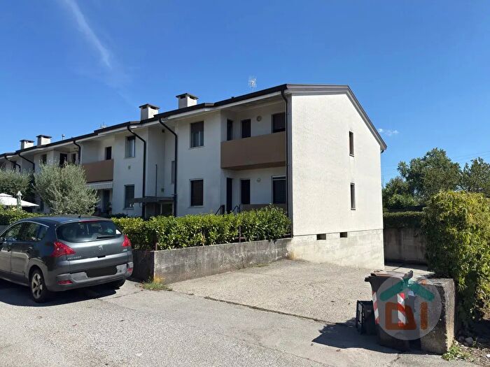 Appartamento trilocale in vendita in Via Sabotino, Moraro