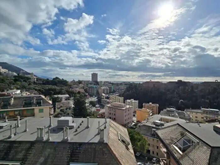 Appartamento con 5 locali in vendita in Via Flavia Steno, Genova