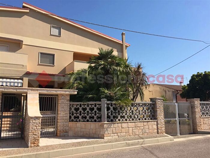 Casa in vendita in Via Vulcano, Sava