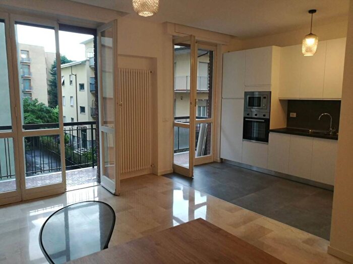 Appartamento trilocale in affitto in Via Francesco Nullo, Centro, Bergamo