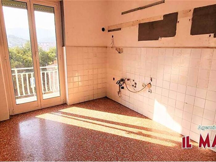 Appartamento con 6 locali in affitto in Salita Serra Riccò, Pontedecimo, Genova