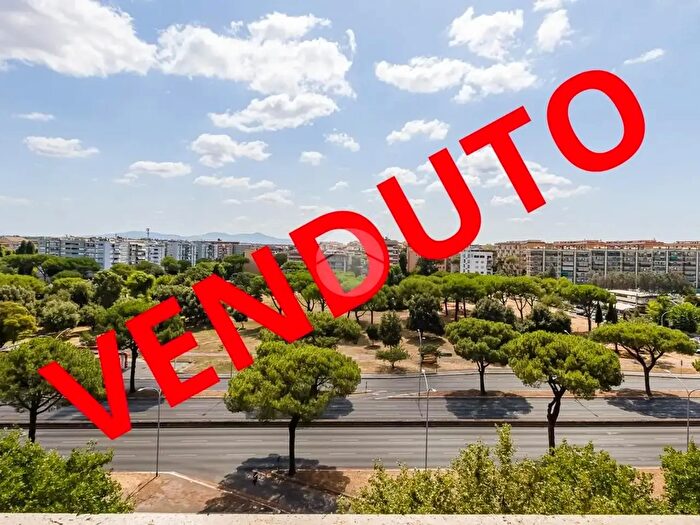 Appartamento trilocale in vendita in Via Cristoforo Colombo, Roma