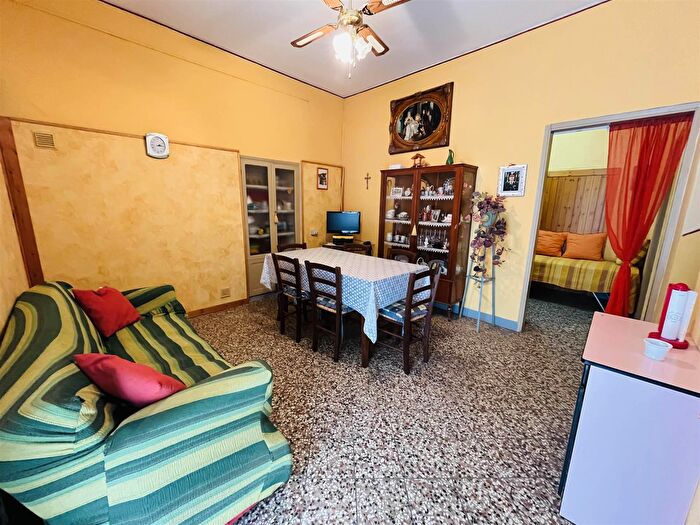 Casa quadrilocale in vendita in Via Rodolfo dAnna, Campofelice Di Roccella