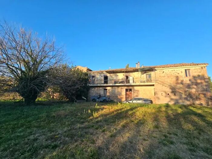 Casa con 6 locali in vendita in Perugia