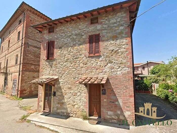 Casa quadrilocale in vendita in Via Amedeo, Castiglione Del Lago