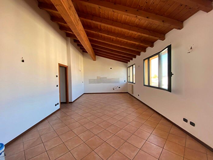 Appartamento trilocale in vendita in Via Matteotti, Poiana Maggiore