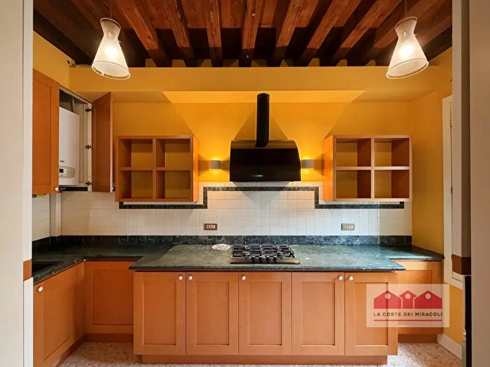 Appartamento con 5 locali in vendita in Corso Ss Felice E Fortunato, Vicenza