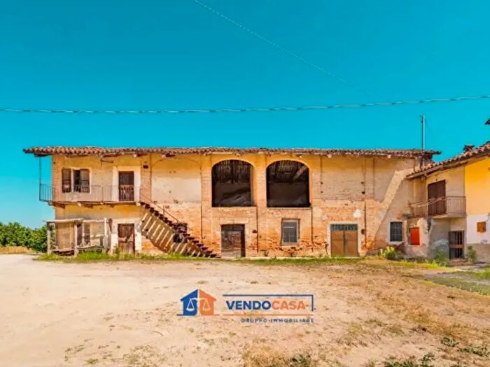 Casa con 6 locali in vendita in Località Sant'Anna, Monforte D'Alba