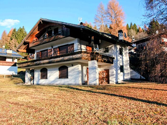 Casa con 15 locali in vendita in Via Rivadò, Lorenzago Di Cadore