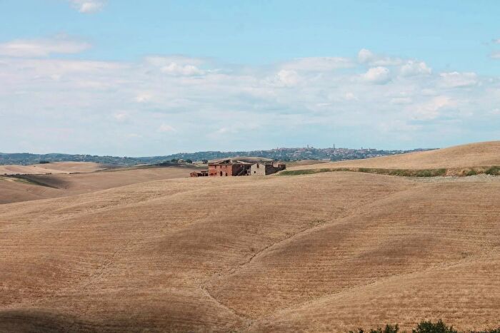 Appartamento con 20 locali in vendita in Monteroni DArbia