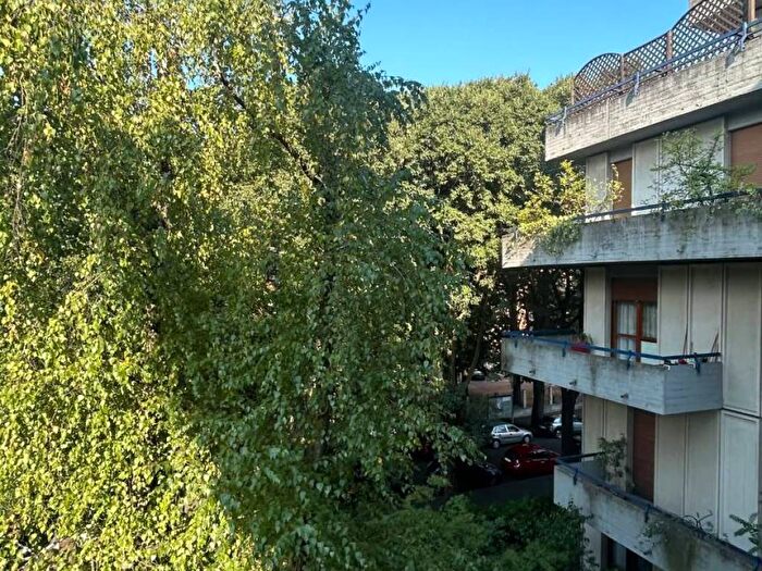 Appartamento con 5 locali in affitto in Viale Martiri della Libertà, Centro Storico, Parma