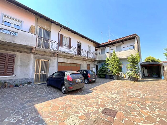 Case in Vendita e in Affitto - 2