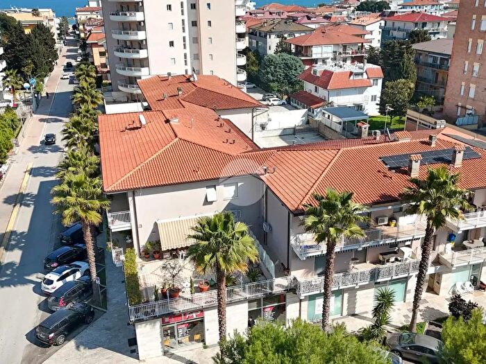 Appartamento quadrilocale in vendita in Via Bartolomeo Colleoni, San Benedetto Del Tronto