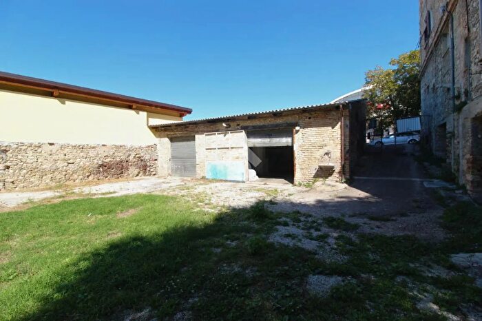 Casa monolocale in vendita in Via Genova, Ascoli Piceno