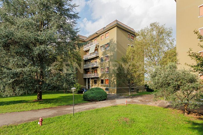 Appartamento bilocale in vendita in Via Madonna Pellegrina, Bareggio