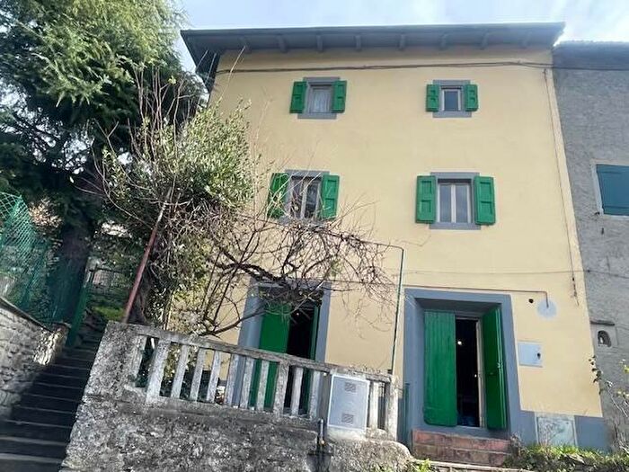 Appartamento con 6 locali in affitto in San Benedetto Val Di Sambro