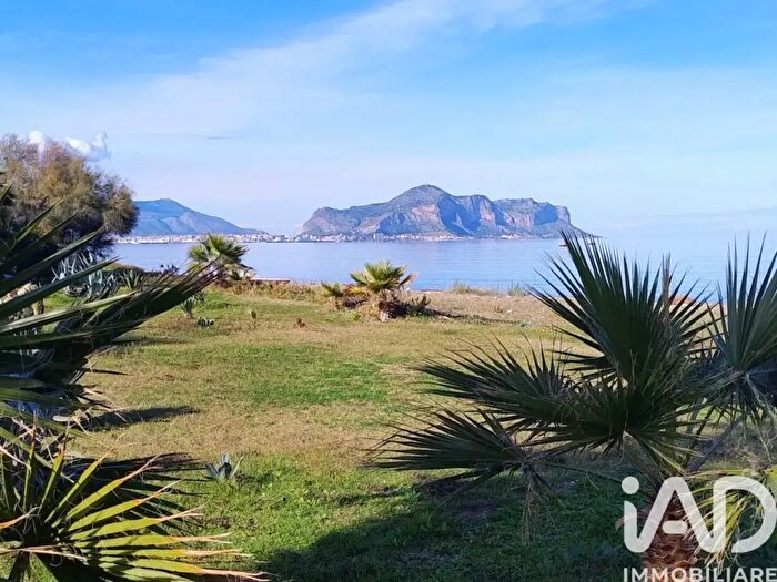 Casa con 8 locali in vendita in Via Messina Marine, Palermo