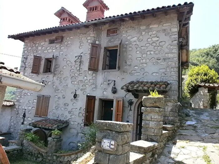 Casa con 5 locali in vendita in Via di Motrone, Borgo A Mozzano