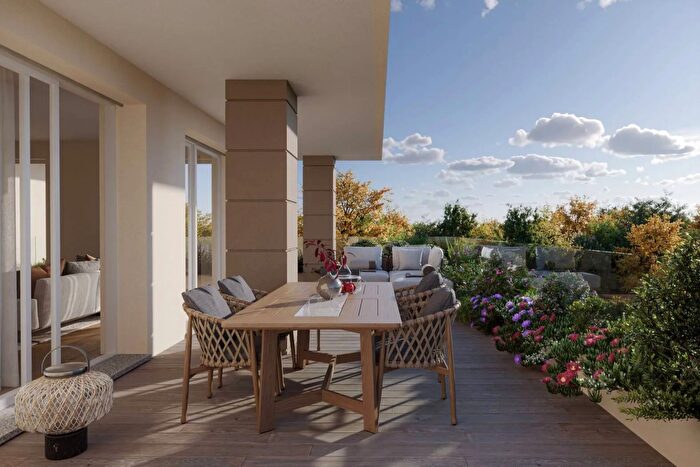 Appartamento con 5 locali in vendita in Via Aprile, Fino Mornasco