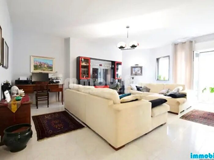 Appartamento con 5 locali in vendita in Grottaglie