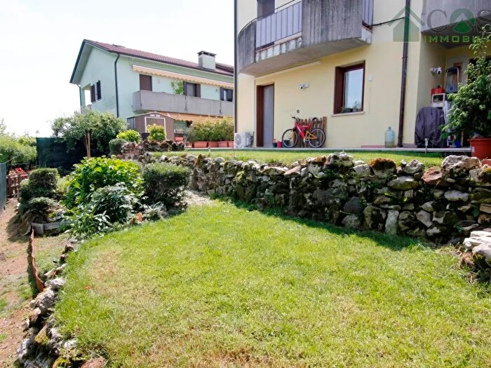 Appartamento trilocale in vendita in Strada Marosticana, Vicenza