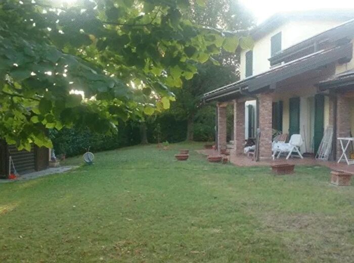 Casa con 6 locali in vendita in Modena Emilia Romagna Cognento Italia, Modena