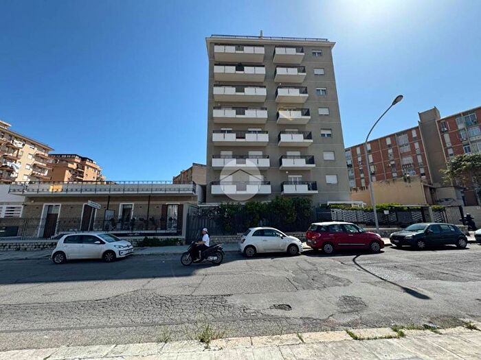 Appartamento trilocale in affitto in Via XXVII Maggio, Sperone, Palermo