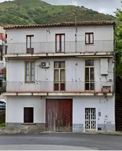 Casa trilocale in vendita in Viale Ippocrate, Paola