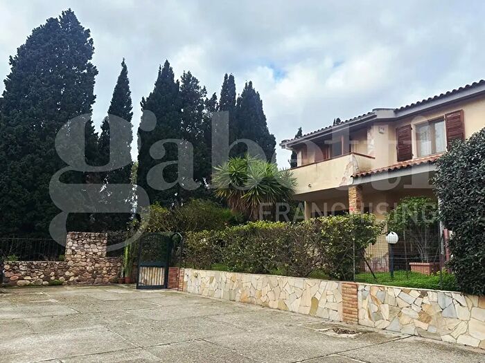 Casa con 5 locali in vendita in Via Lisbona, Capoterra