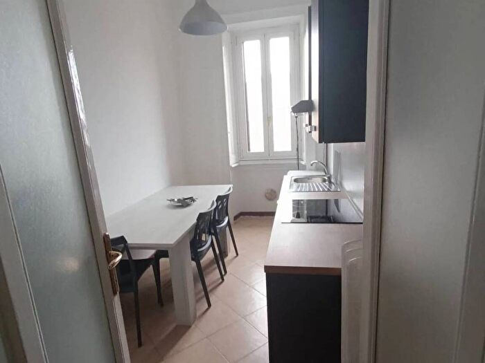 Appartamento con 5 locali in affitto in Via Spartaco, Montenero, Milano