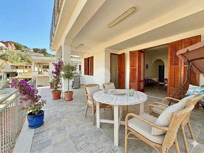 Appartamento con 5 locali in vendita in Via delle Foche, Alcamo