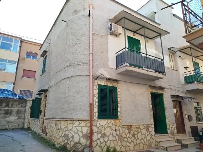 Appartamento trilocale in vendita in Via Fondo Tranchina, Palermo