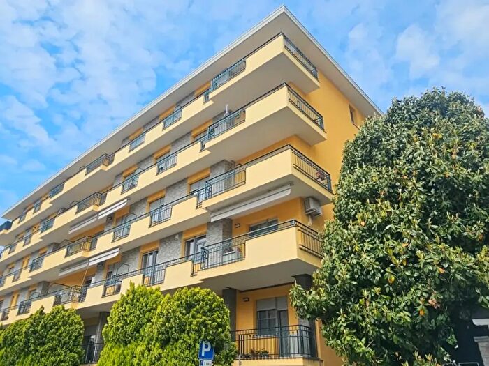 Appartamento quadrilocale in vendita in Via Rescrosio, Rivarolo Canavese
