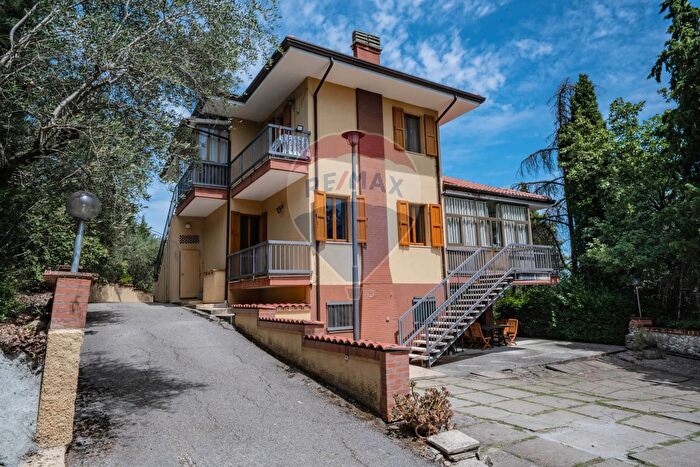 Casa con 10 locali in vendita in Poggio Torriana