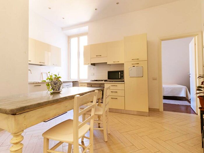Appartamento trilocale in affitto in Via dei Gracchi, Prati, Roma