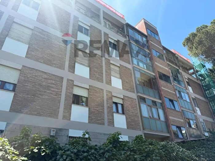 Appartamento con 5 locali in vendita in Via della Balduina, Roma