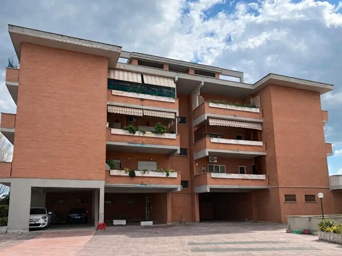 Appartamento trilocale in vendita in Vicolo dei Monti di San Paolo, Roma