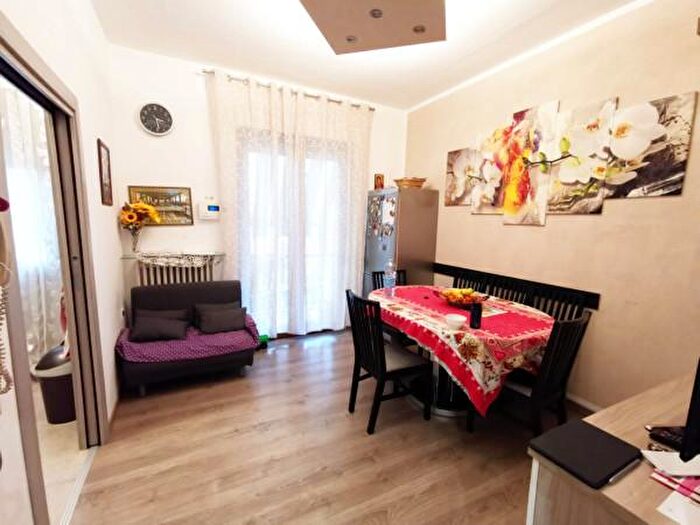 Appartamento trilocale in vendita in Via Luglio, Bucine