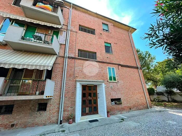 Appartamento trilocale in affitto in Viale Venticinque Aprile, Ferrara