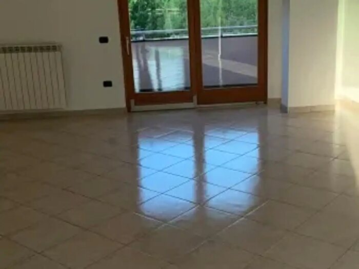 Appartamento quadrilocale in affitto in Trentola Ducenta