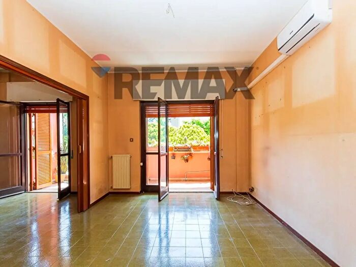 Appartamento con 6 locali in vendita in Via Umberto, SantAgata Li Battiati