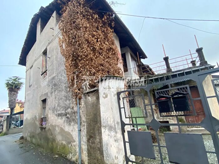 Casa con 5 locali in vendita in Via Antonio Bertola, Biella