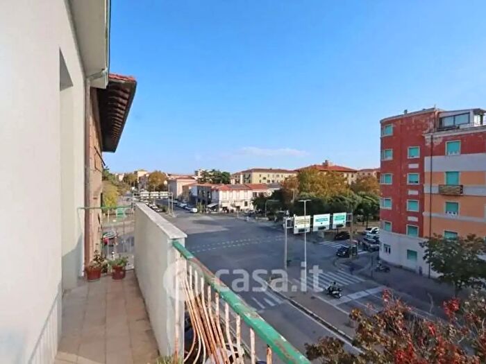 Appartamento quadrilocale in vendita in Viale Alfieri, Livorno