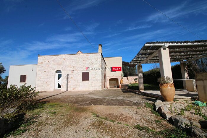 Casa con 6 locali in vendita in Cda Specchia, Cisternino