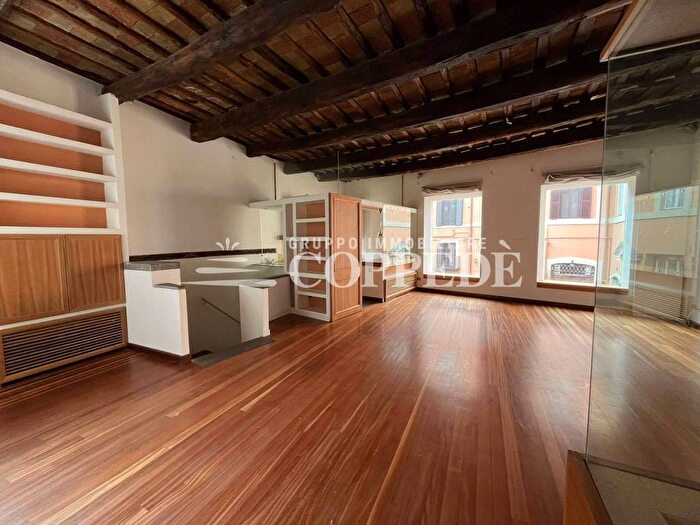 Appartamento bilocale in affitto in via DellOrso, Piazza Navona, Roma